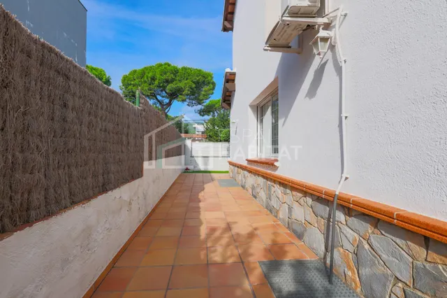 Casa a cuatro vientos en premia de dalt — 17
