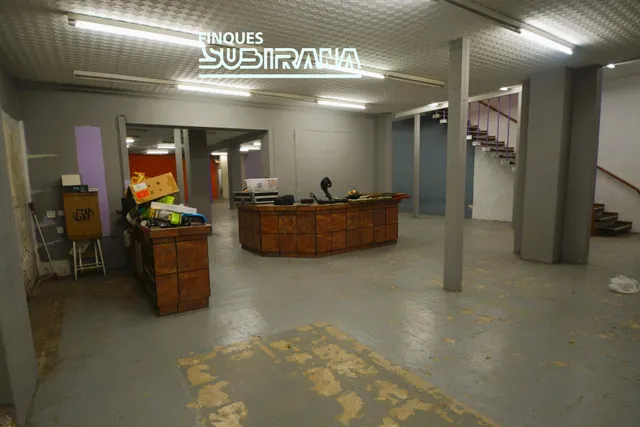 LOCAL COMERCIAL EN VENDA  A IGUALADA - BARRI DEL SANT CRIST — 6