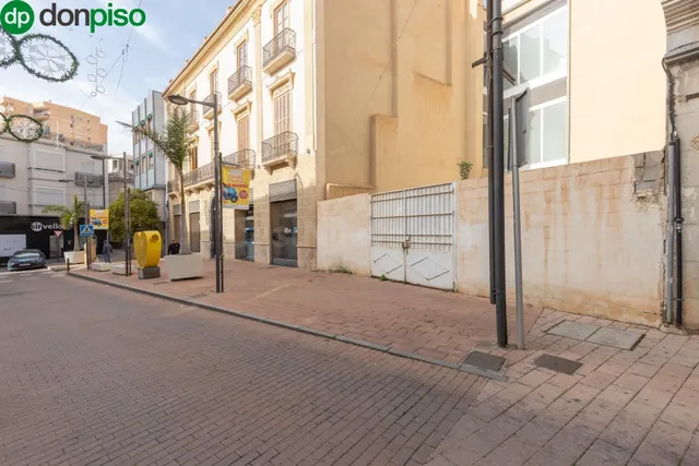 Solar en venta en el centro de Motril - foto 3