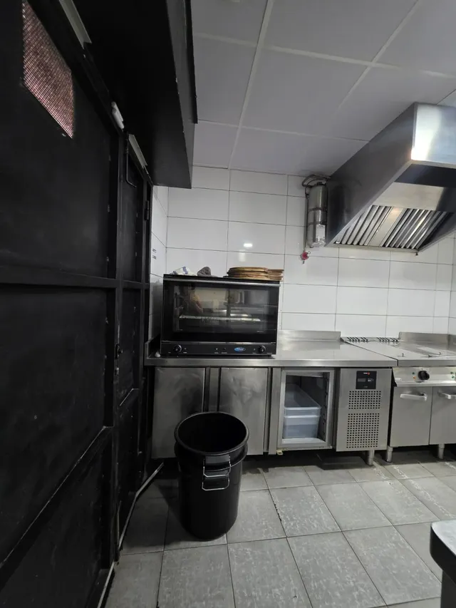 Espectacular local céntrico — 8