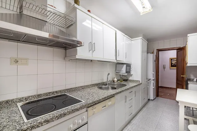 MAGNIFICA VIVIENDA EN LAS FLORES - CAMINO DE RONDA — 23