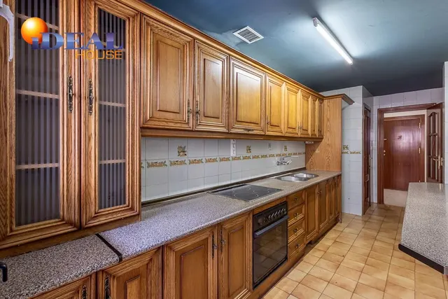 Espacio, luz y comodidad en una vivienda con grandes posibilidades en zona Alcampo — 11