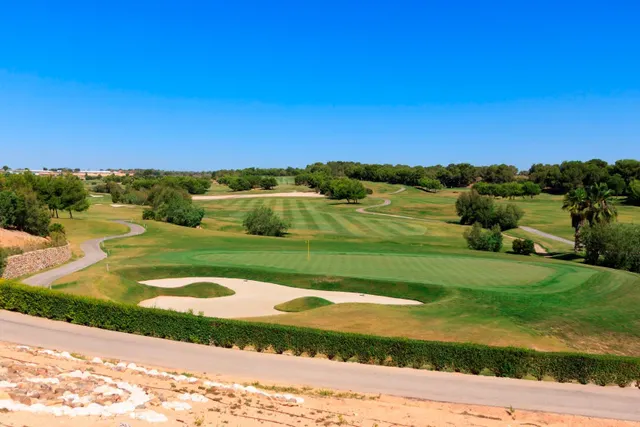 RESIDENCIAL DE OBRA NUEVA EN PILAR DE LA HORADADA JUNTO AL CAMPO DE GOLF — 27