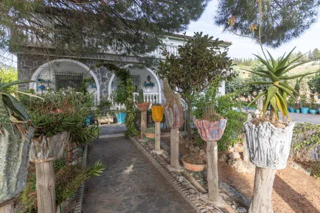 Se vende exclusiva vivienda en Alfacar – Cuesta de Víznar con extension de terreno rústico de 6.000m2 — 8