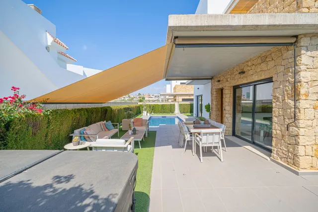 Villa 3 habitaciones 136m² en venta - Centro de la Ciudad Quesada — 38