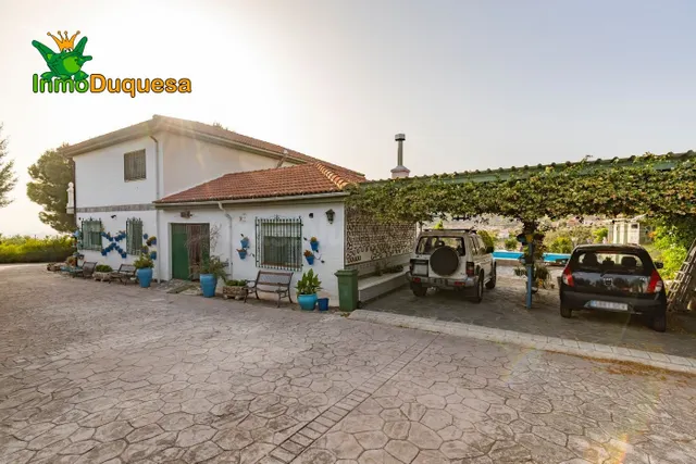 Chalet + Finca rústica en Alfacar con mas de 7.000 m2 - foto 4