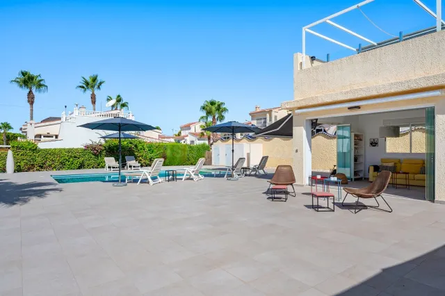 Villa 3 habitaciones 250m² en venta - Centro de la Ciudad Quesada — 6
