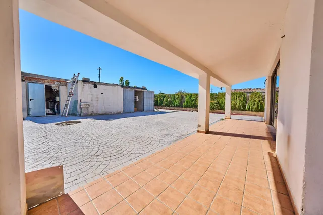 Casa con terreno y piscina en Churriana de la vega — 22