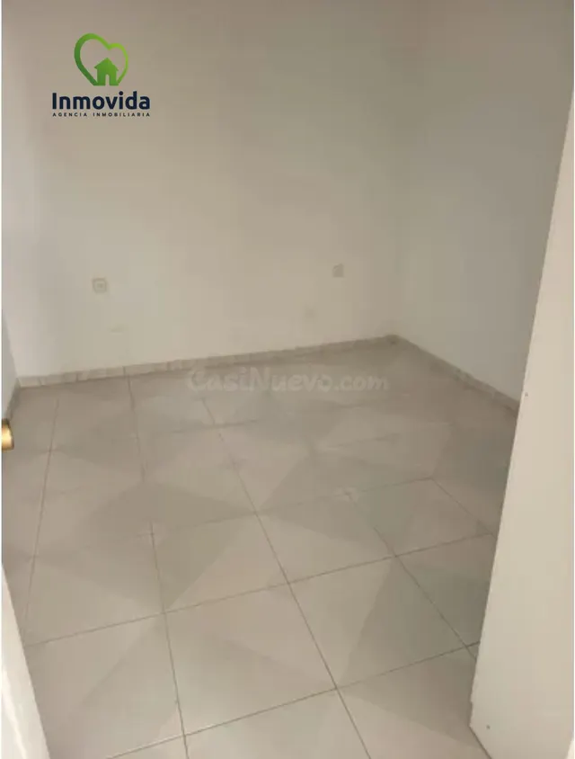 Acogedor Piso Reformado en Ollerías, Córdoba - Ideal para Inversores — 3