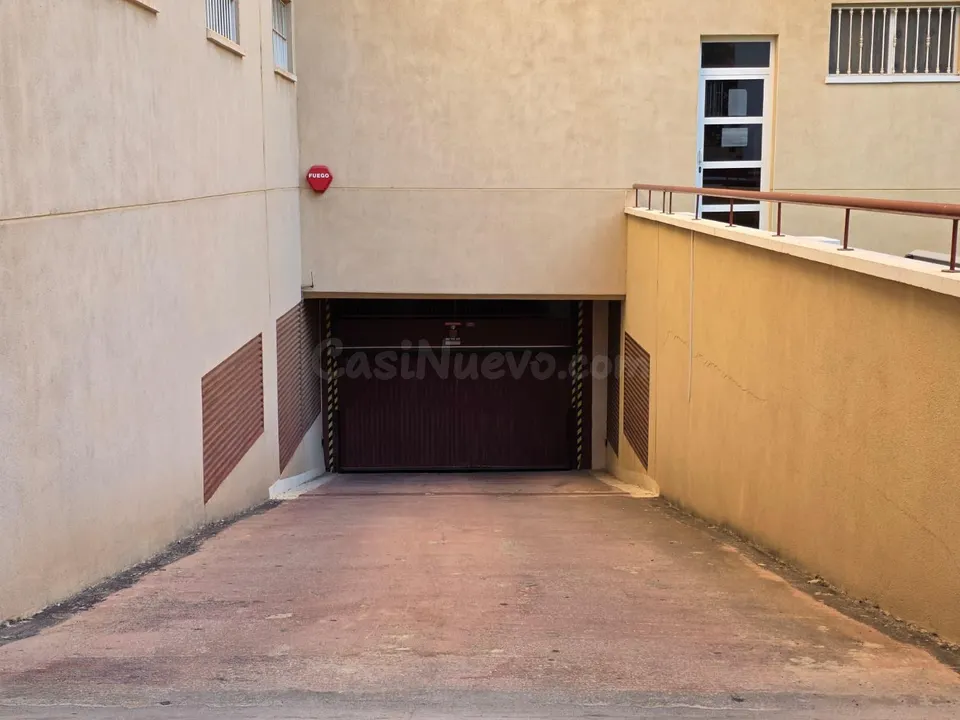 AMPLIA PLAZA DE PARKING ZONA PLAZA CASTILLA - ELCHE
