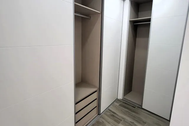 Apartamento moderno (desde 2024 - 148 m2 - 1.ª planta) en Alegria XVIII con piscina interior, sauna y gimnasio, en pleno centro de la ciudad, ¡a tan solo 300 m de Piscinas Naturales/Playa del Cura! — 30