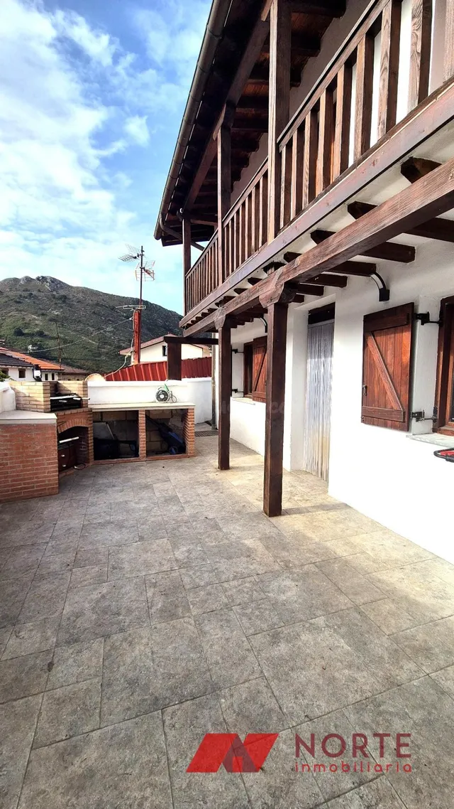 CASA REFORMADA CON JARDÍN Y PORCHE - foto 3