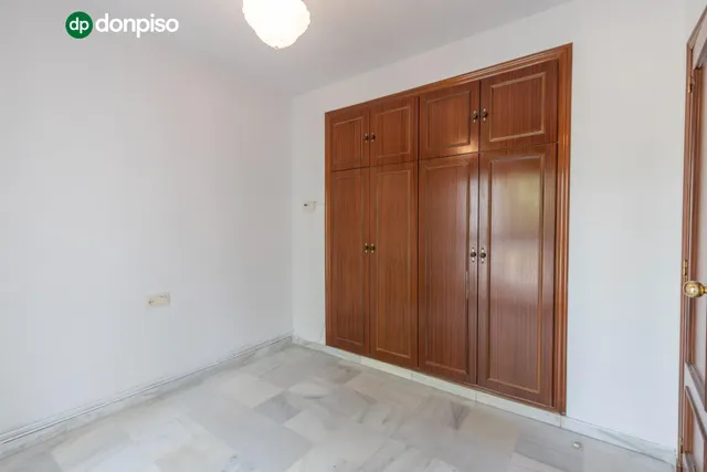 Exclusiva vivienda con piscina en la zona del Serrallo con piscina comunitaria — 18