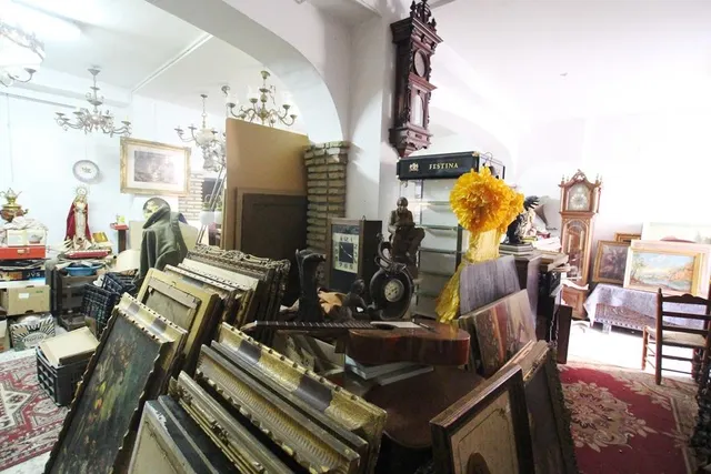 LOCAL COMERCIAL DIAFANO EN ZONA CENTRO — 10