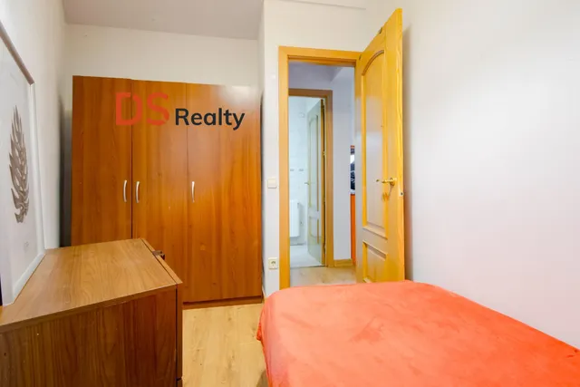 EXCLUSIVA VIVIENDA EXTERIOR Y MUY LUMINOSA CON DOS ESPACIOS INDEPENDIENTES A 30 METROS DE PLAZA DE ESPAÑA — 30