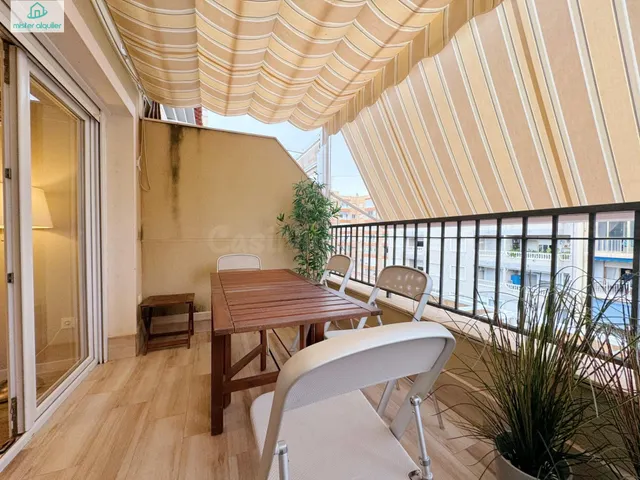 Ático 2 habitaciones 125m² en alquiler - 1a linea - foto 2