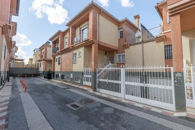 Espectacular chalet con vistas despejadas en Cájar