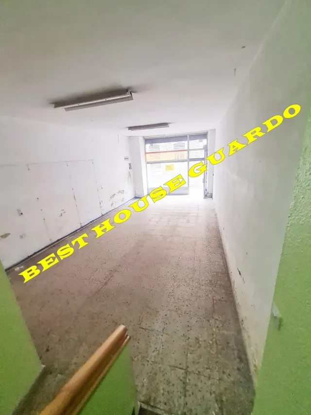 Local Comercial Centro de Guardo — 2