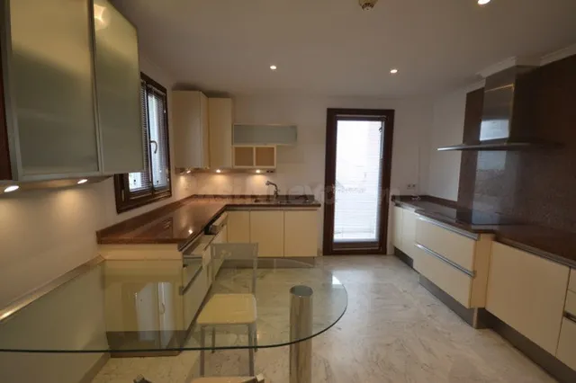 Ático 4 habitaciones 370m² en alquiler - Altos de Estepona - foto 4