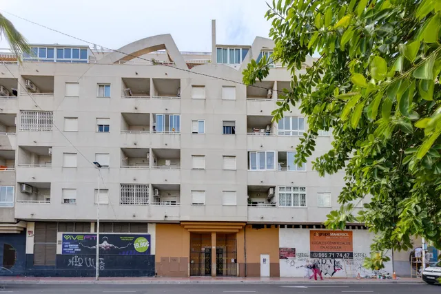 APARTAMENTO DE DOS DORMITORIOS CON VISTAS A LA LAGUNA ROSA Y CON PISCINA COMUNITARIA — 44