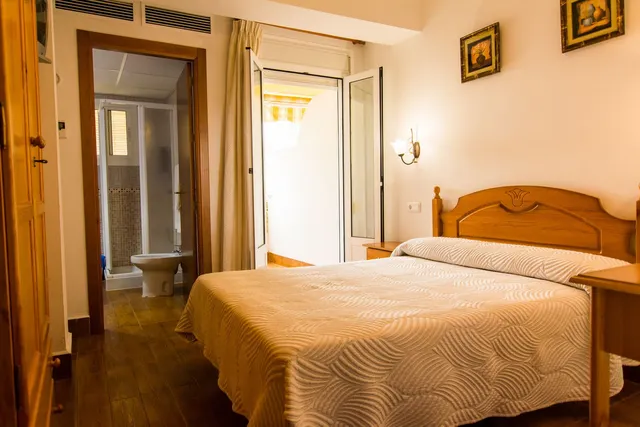Hotel 33 habitaciones 1350m² en venta - South of spain — 34