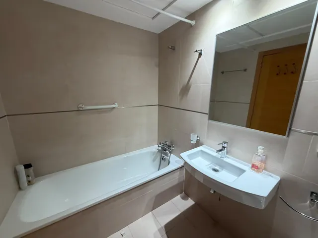 Lujo Elegante apartamento en Benidorm con vistas y piscina — 24