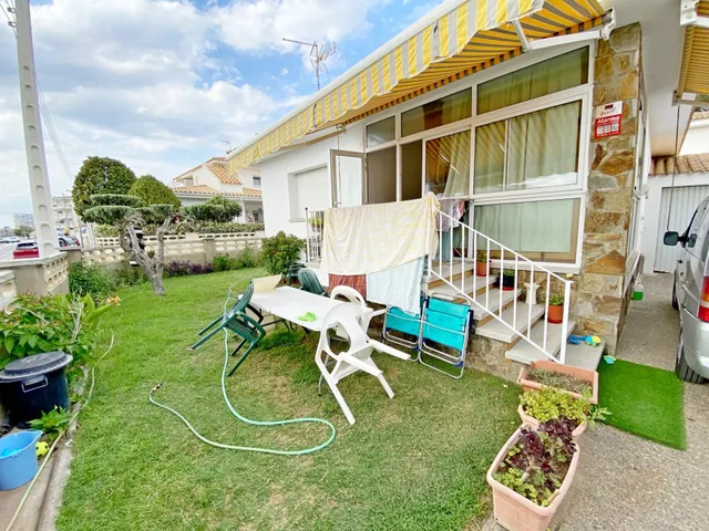 Casa a solo 220 metros de la playa de Riells - foto 4