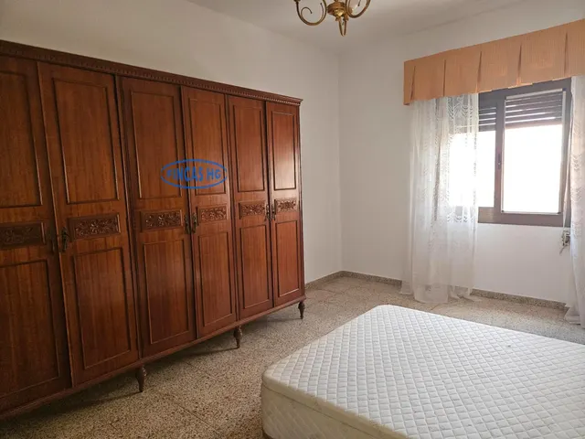 Amplia vivienda de 159 m2 con cinco dormitorios – Los Ángeles / límite San Blas — 8