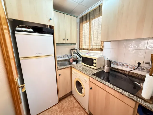 Apartamento de 2 dormitorios con orientación sur y garaje a 650 metros de playa del cura!!!!! — 32