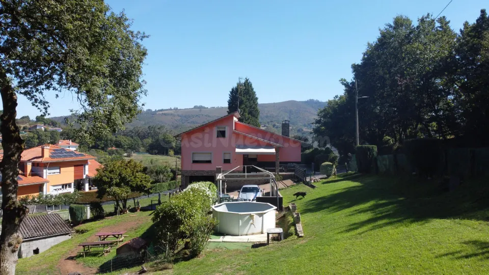 Precioso chalet en un entorno rural con gran parcela a solo 10 minutos de Oviedo
