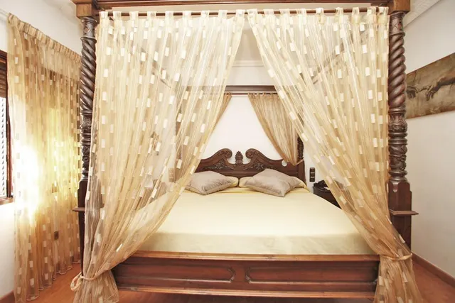 CHALET INDEPENDIENTE CON PISCINA EN LOS ÁNGELES — 20