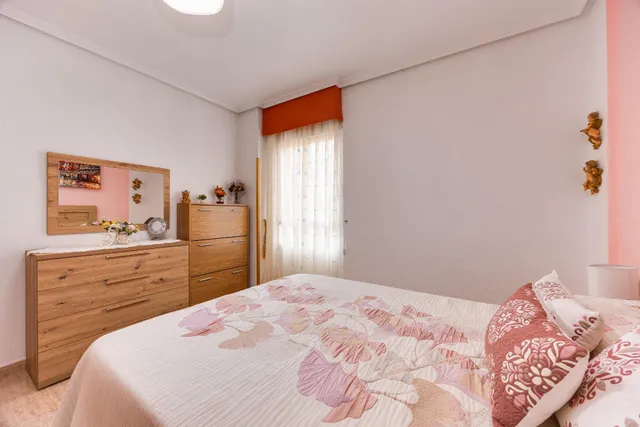 Encantador Apartamento de 2 dormitorios y 1 baño con piscina comunitaria — 12