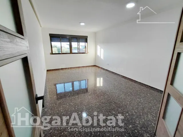 Amplitud y confort a estrenar en este luminoso piso reformad - foto 2