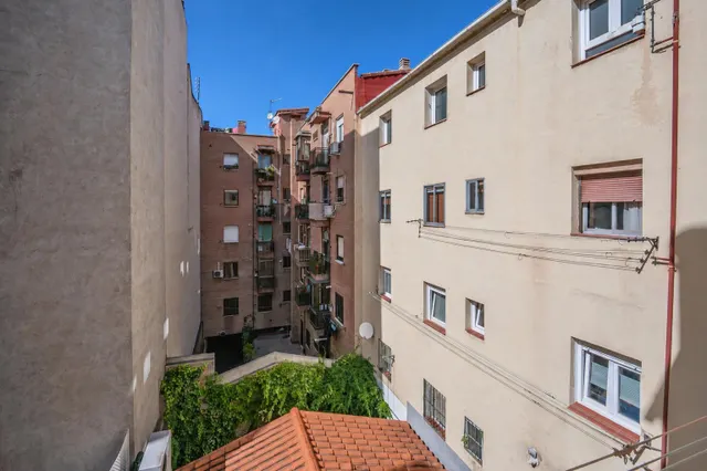 Piso exterior con terraza y mucha luz junto a marqués de vadillo — 28