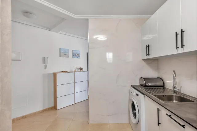 Impresionante Ático en esquina de TRES dormitorios reformado en el residencial Santa Gema — 14