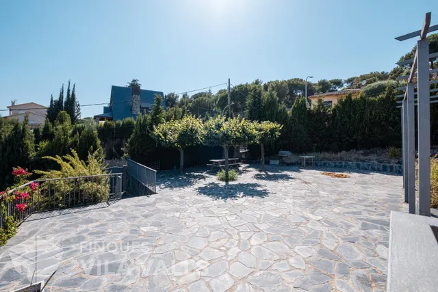 Casa a quatre vents amb gran terrassa i garatge per a 2 cotxes — 44