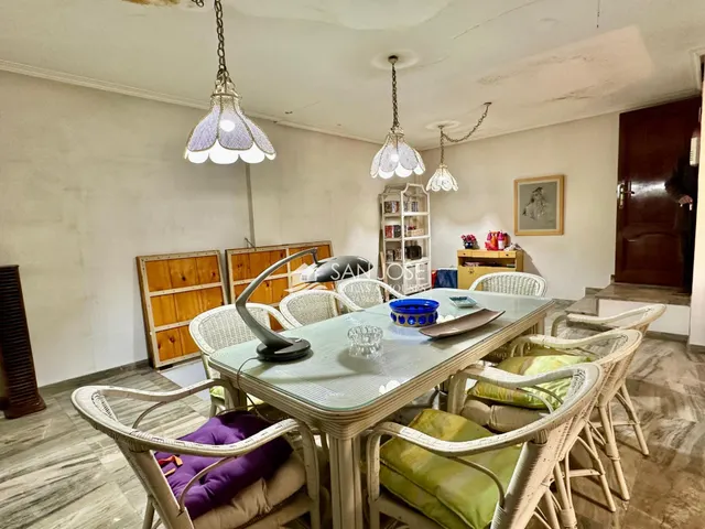 SE VENDE CASA CON PISCINA EN GLORIETA DE NOVELDA. — 42