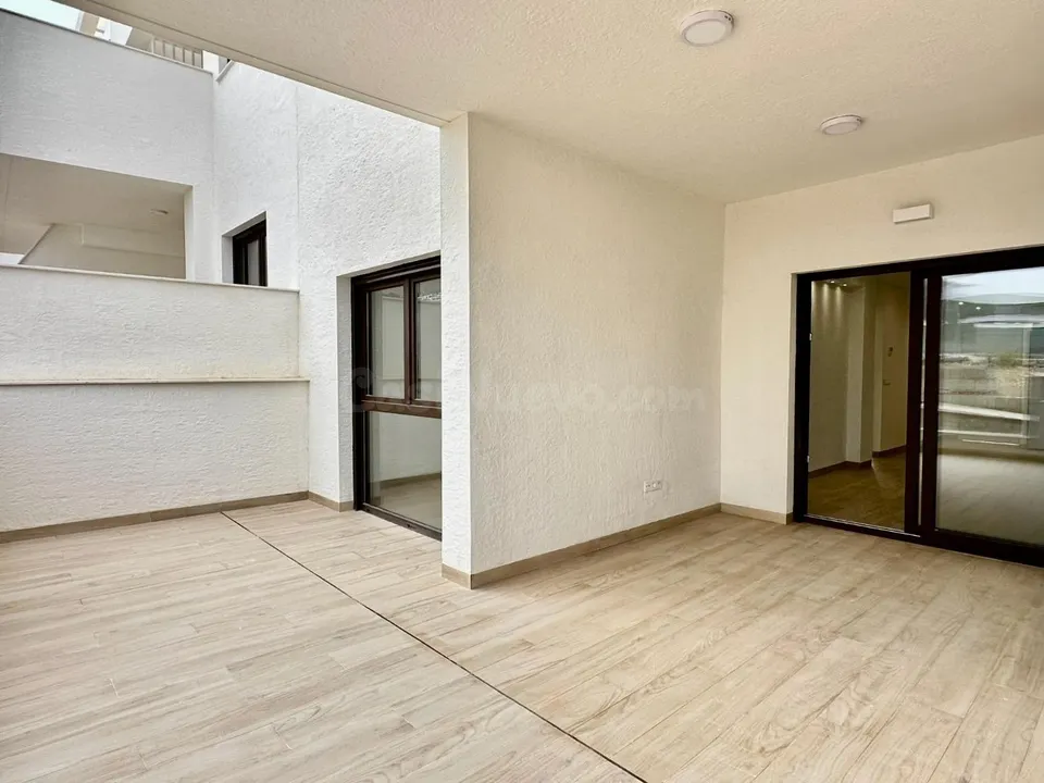 BUNGALOW EN PLANTA BAJA CON DOS TERRAZAS, PISCINA Y PARKING EN BALCÓN DE FINESTRAT