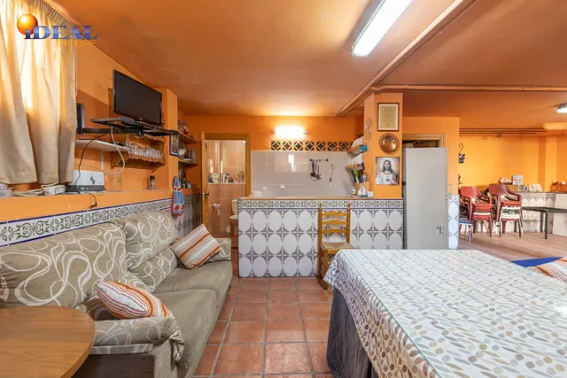 Casa independiente a 5 minutos de Granada en buen estado para entrar a vivir — 9
