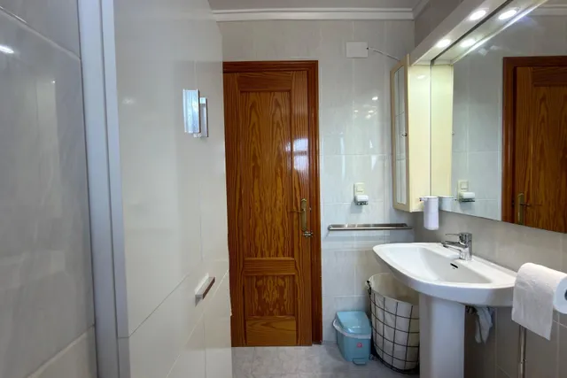 FABULOSO APARTAMENTO A UNOS PASOS DE LA PLAYA, RODEADO DE TODOS LOS SERVICIOS, IDONEO COMO VACACIONAL — 13