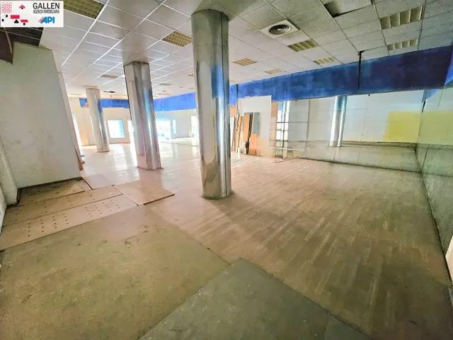 LOCAL COMERCIAL MUY AMPLIO EN ZONA AVENIDA ALMAZORA — 2