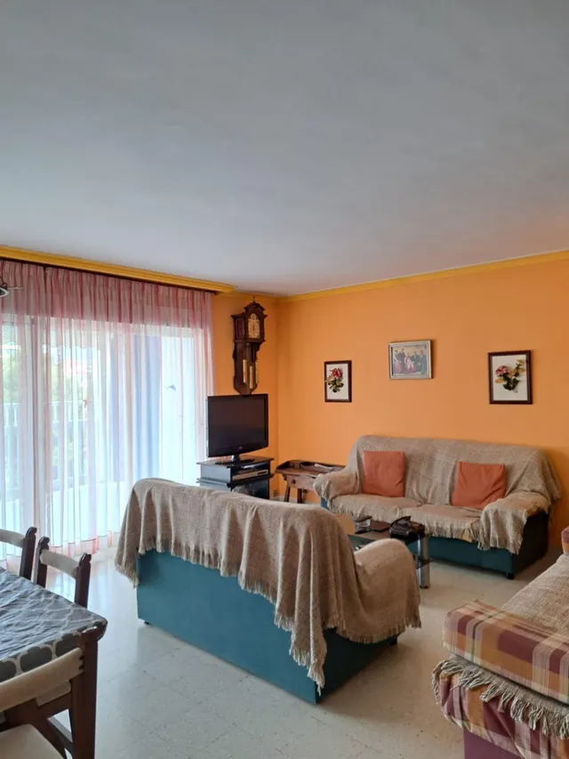 Amplio piso con 3 dormitorios en zona Rincon de Loix. — 3