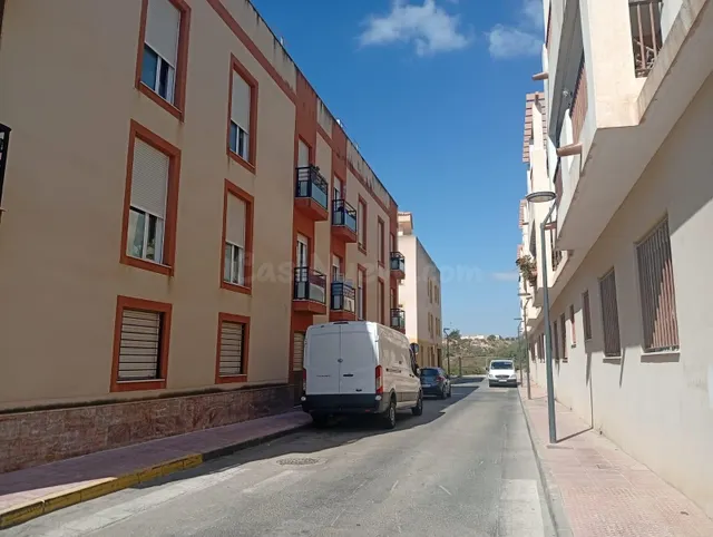 Amplio Piso de 2 habitaciones en el Corazón de Vera - foto 3