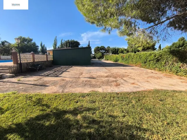 Exclusivo Chalet Seminuevo en Albacete con Amplias Instalaciones de Lujo — 13