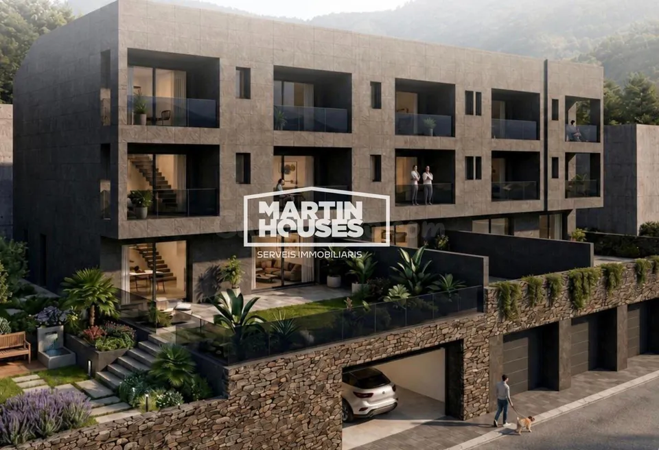 Casa adosada a la venta ubicada en sant julià con vitas , jardín, 4 suites y ascensor