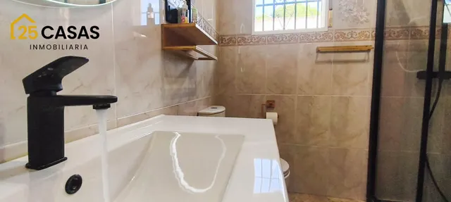 Chalet independiente con piscina y gran parcela en La Marina — 19