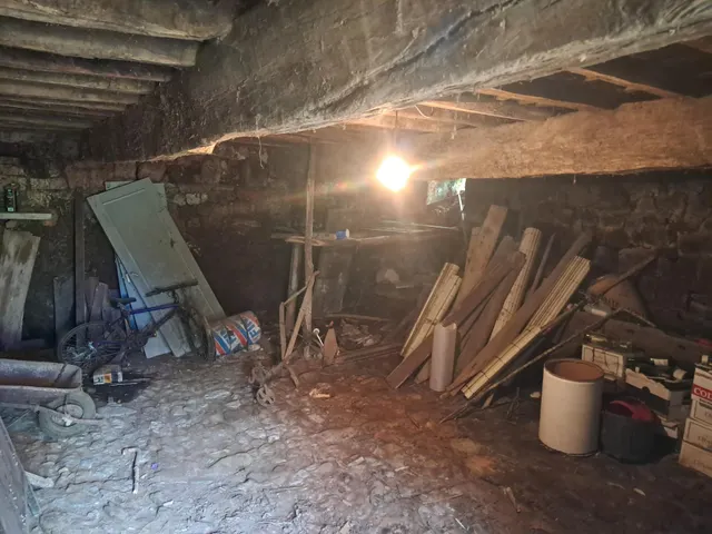 CASA DE PIEDRA EN ZONA RURAL — 46