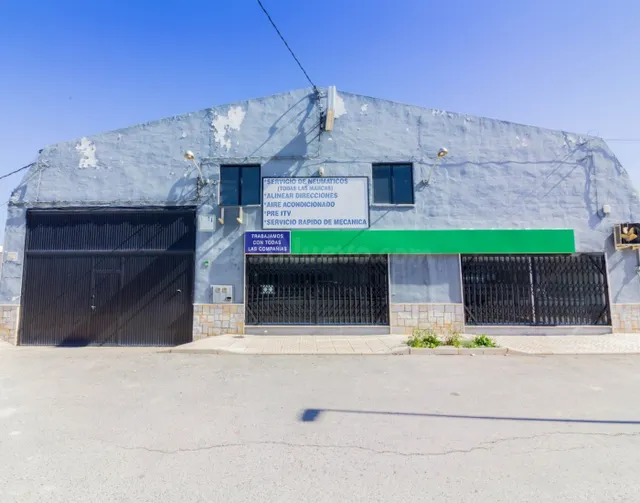 AMPLIA NAVE EN VENTA DE 1309 m2 DE SUELO INDUSTRIAL, SITUADA - foto 2