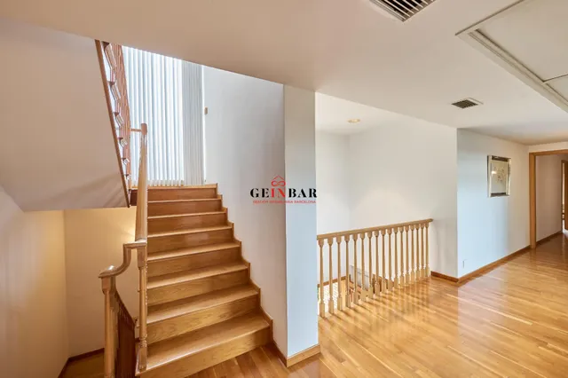 ESPETACULAR CASA EN ZONA EXCLUSIVA Y TRANQUILA CON JARDÍN — 21