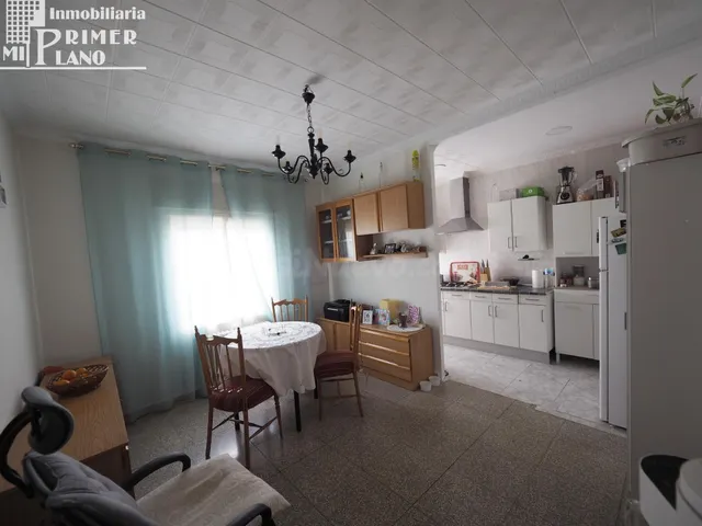 *Casa de 2 plantas junto a calle Espinosa, de 2 dorm ,2 baño - foto 3